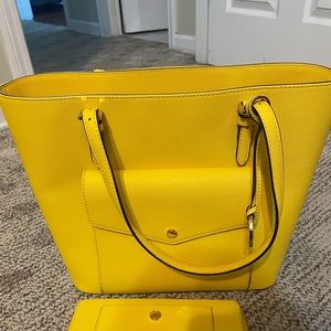 Authentic Michael Kors Purse with wallet! Brand new used once. Excellent cond.